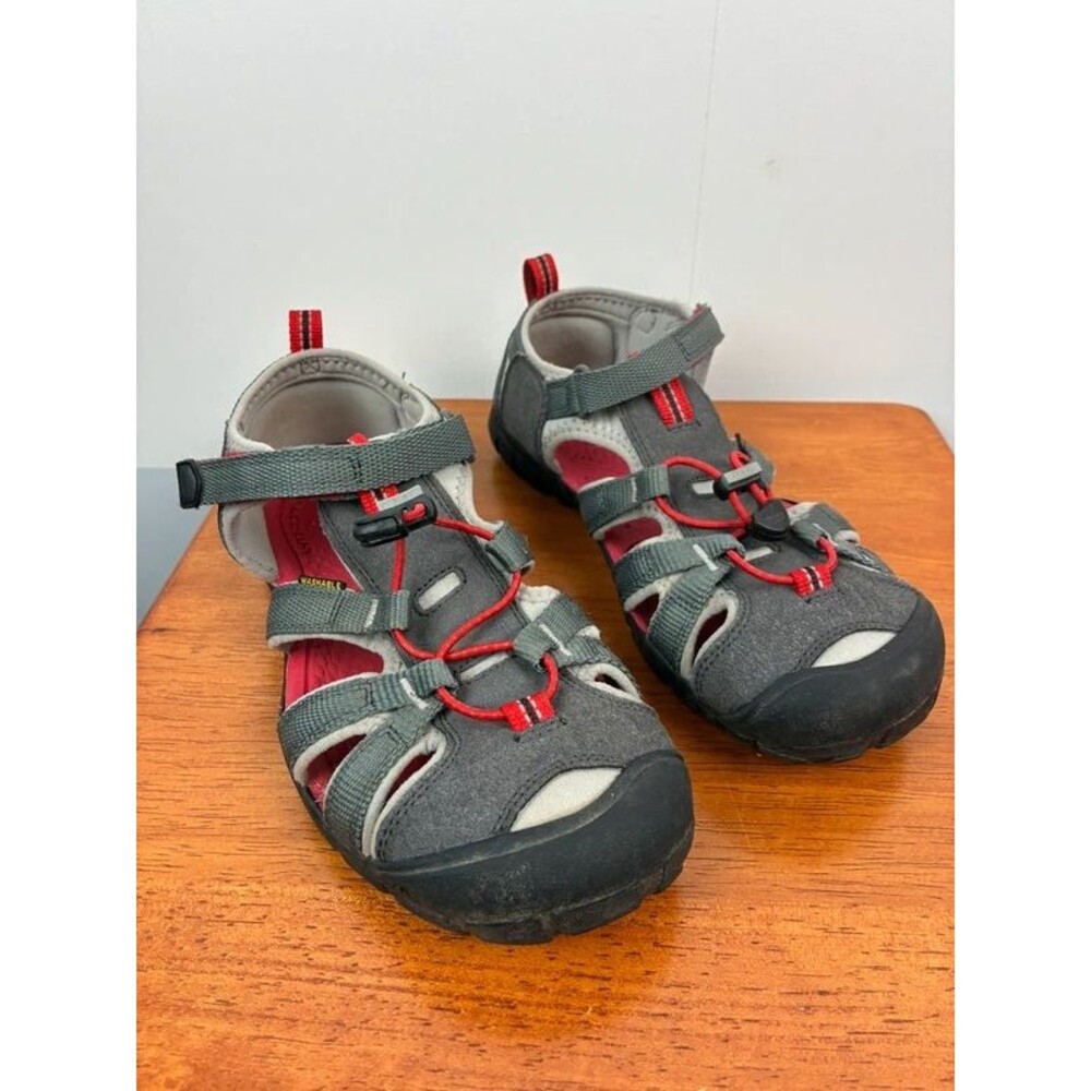 Keen Seacamp II CNX Waterproof Sandals Big Boy's sz 6